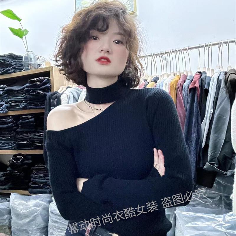设计感挂脖露肩女人味羊毛针织打底衫女欧洲站2024年秋冬百搭毛衣