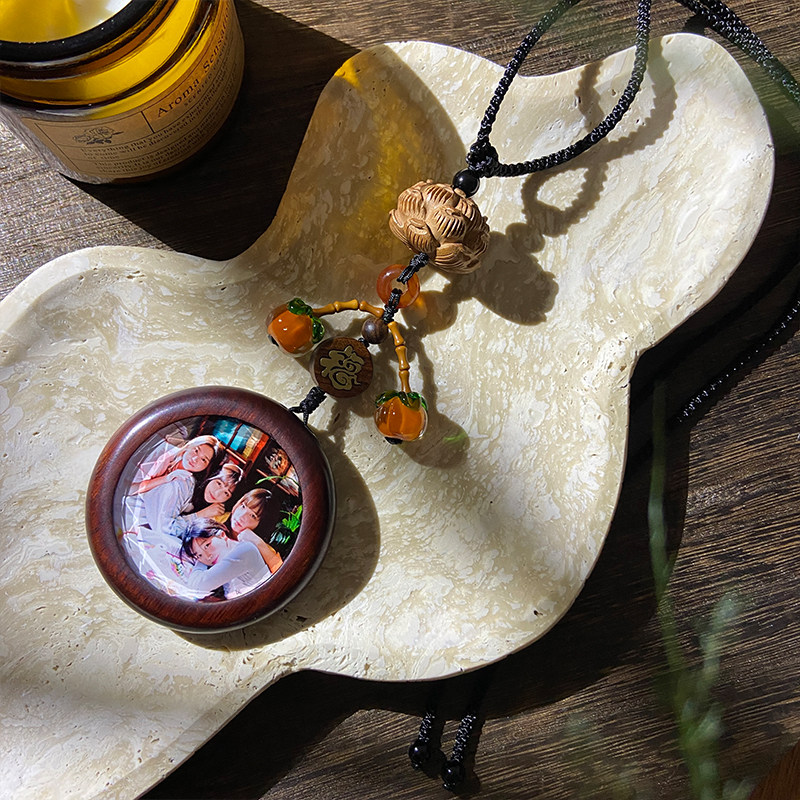 【新品】檀木照片定制汽车挂件事事平安挂饰送父母老公高档礼物