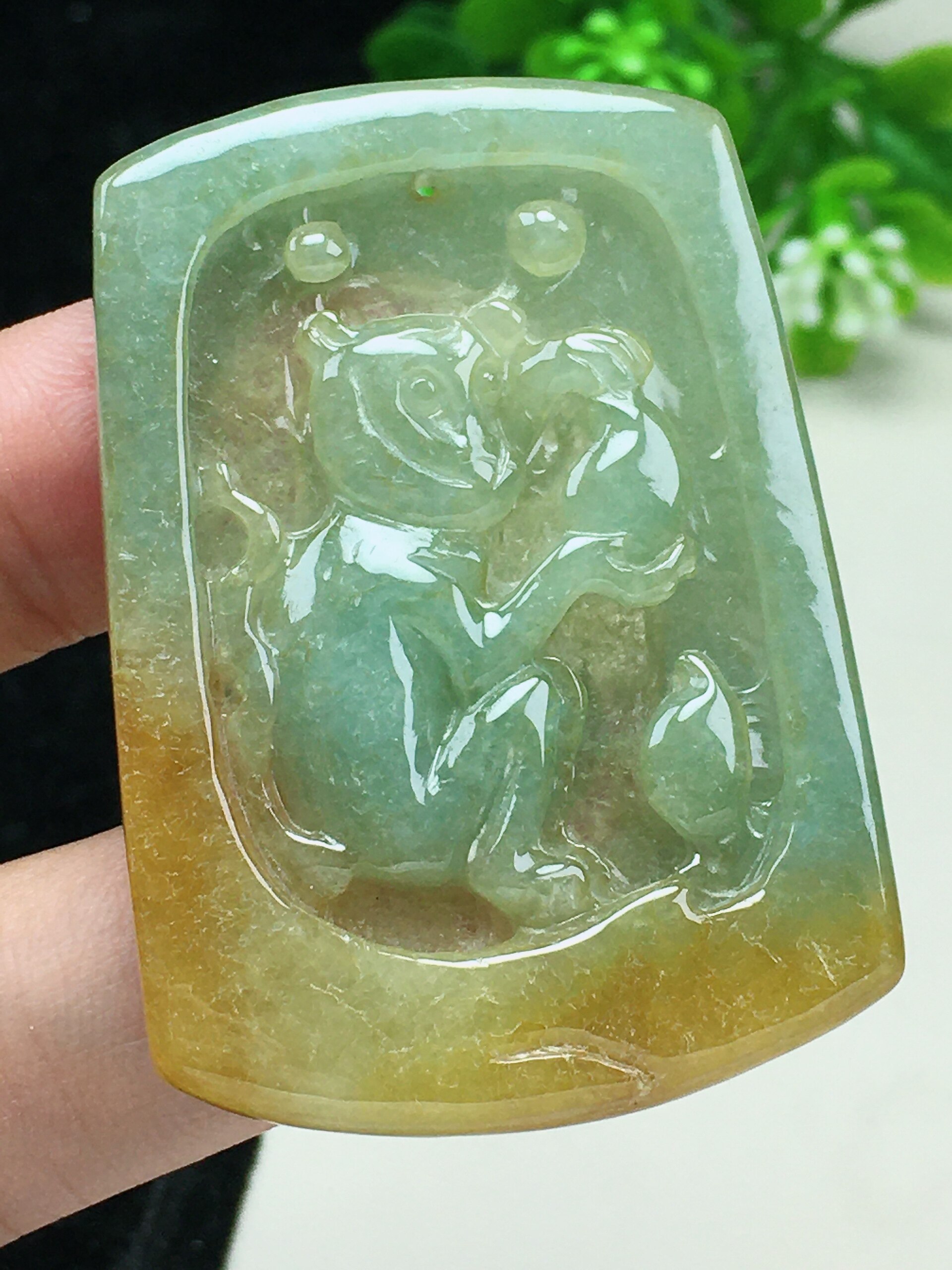 天然缅甸翡翠 带黄翡 生肖猴子 手工雕刻 四会一手货源 送礼佳品