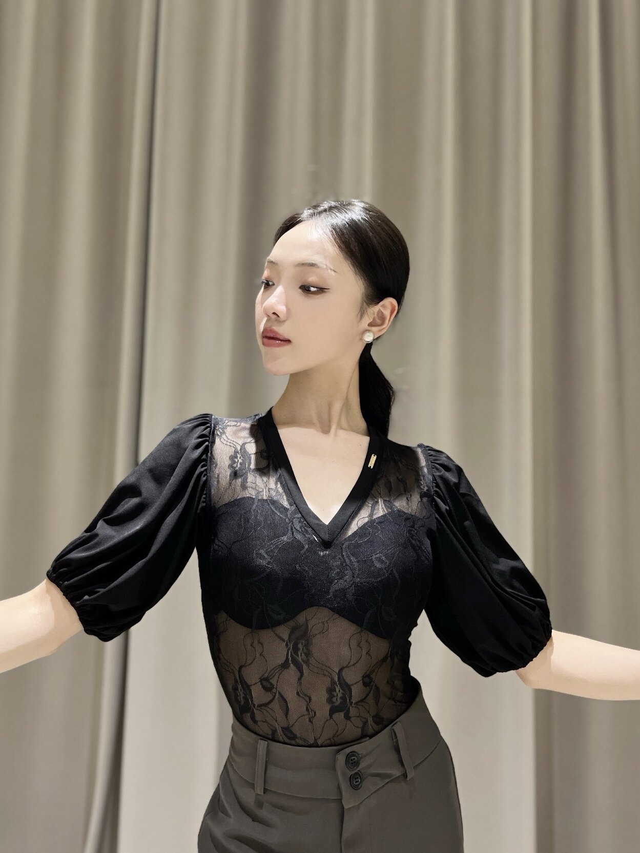 Loyal拉丁摩登舞服短袖蕾丝上衣宫廷风泡泡袖黑色练舞教课表演女