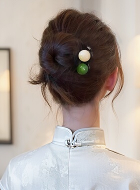 米色绿色u型发簪女2025新款三齿珍珠发卡插梳丸子头盘发神器发饰