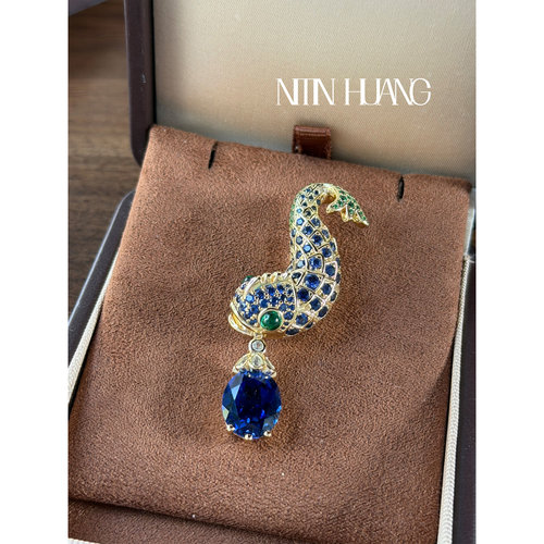 NITINHUANG 三角切帕帕拉恰莲花色麻花胸针4克拉 925纯银镀金