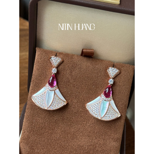 素培育红宝石枚粉白贝母裙子耳钉 B家元 高级感轻奢 HUANG NITIN