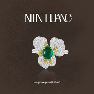 925纯银镀真金 培育祖母绿素面花朵戒指 蛋面2克拉 HUANG NITIN