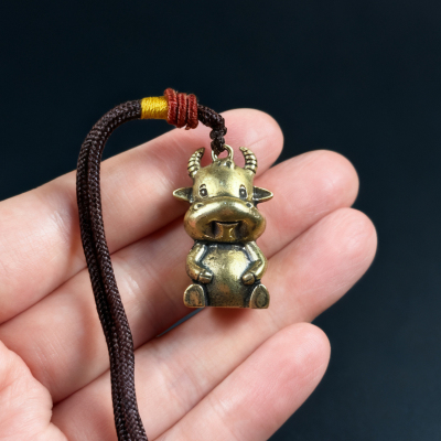 实心铜卡通小牛挂件全铜可爱小铜牛十二生肖迷你坐式牛宝宝钥匙扣
