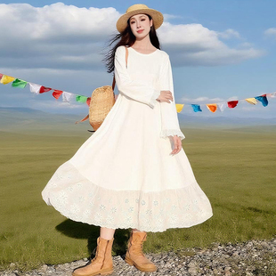 【白茶清欢】百搭针织连衣裙女款2026春季拼接镂空刺绣蕾丝花边裙