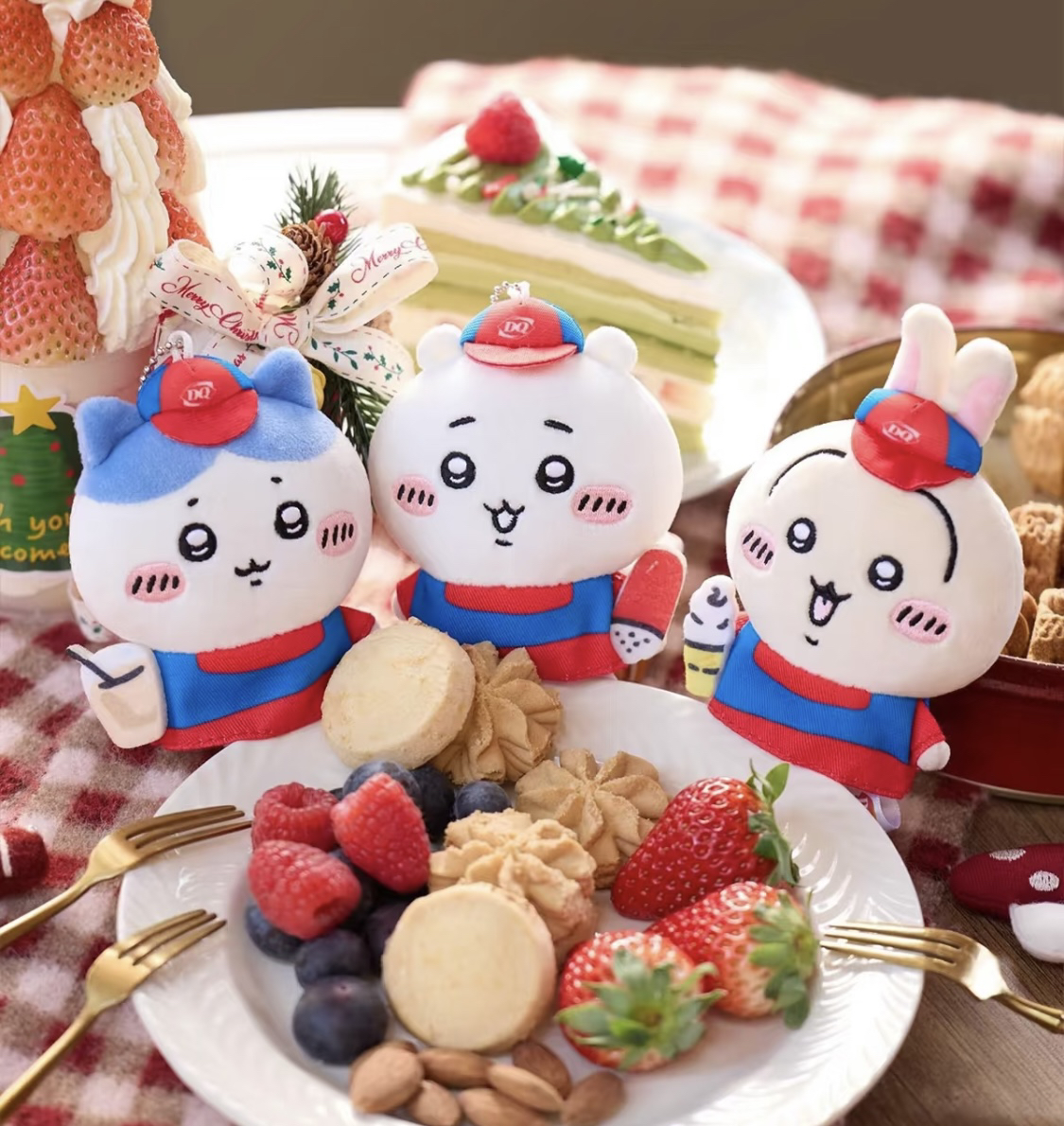 dq冰淇淋联名chiikawa挂件毛绒玩具背包初音未来周边u型枕代购