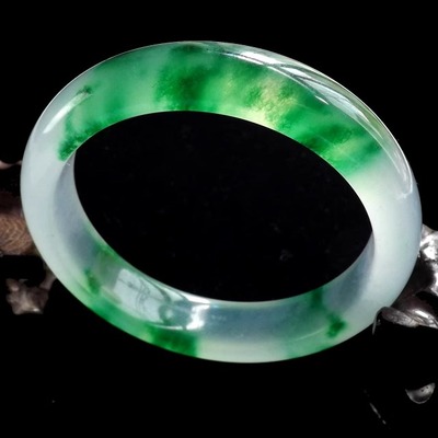 天然手镯冰种白加飘花玉镯子