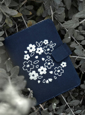 文具 简约低调珍藏留念素雅记事本 略瑕疵污渍kinbor夜樱手帐本A6