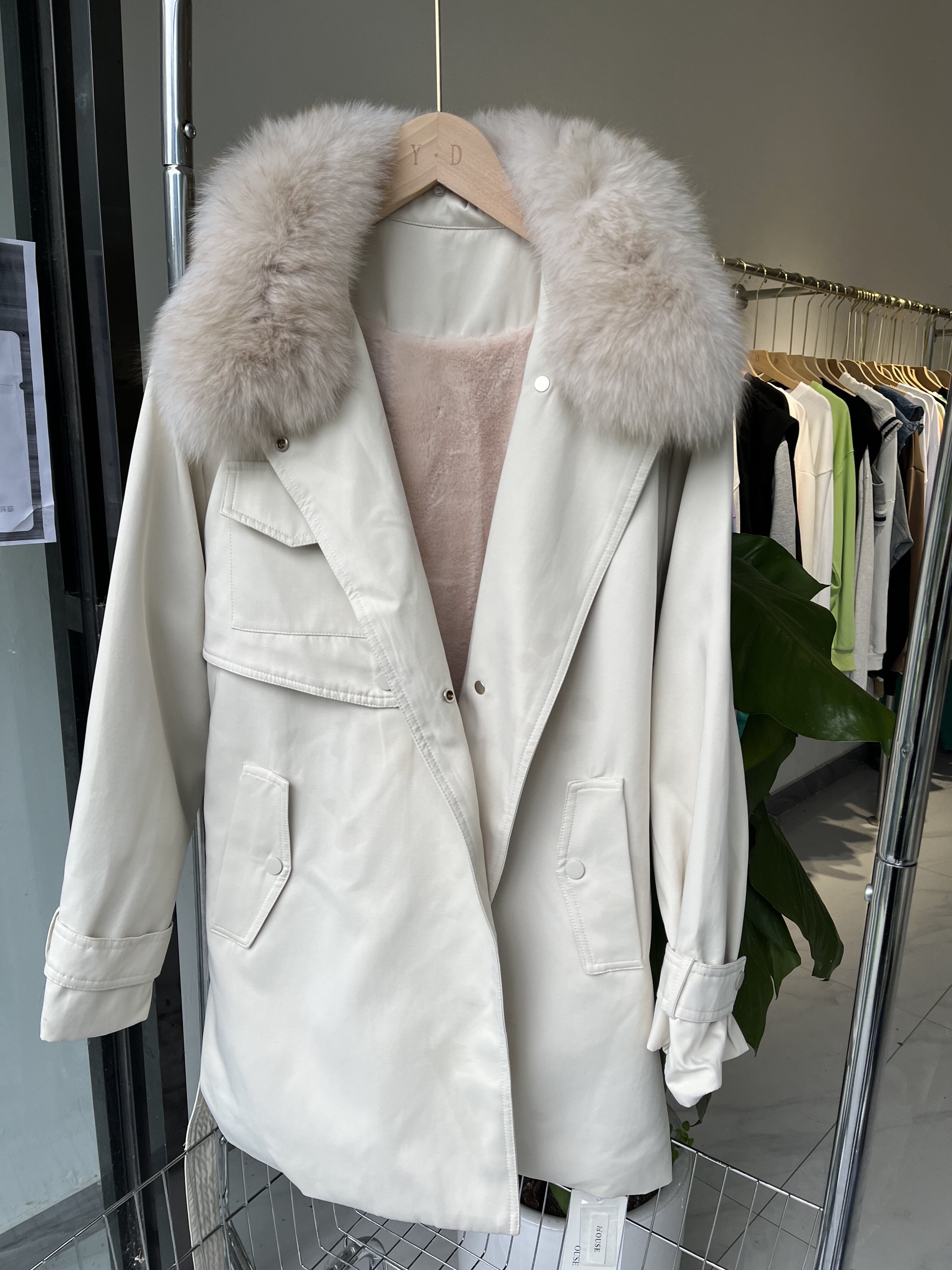 实体店闭店24小时发货狐狸毛领皮草
