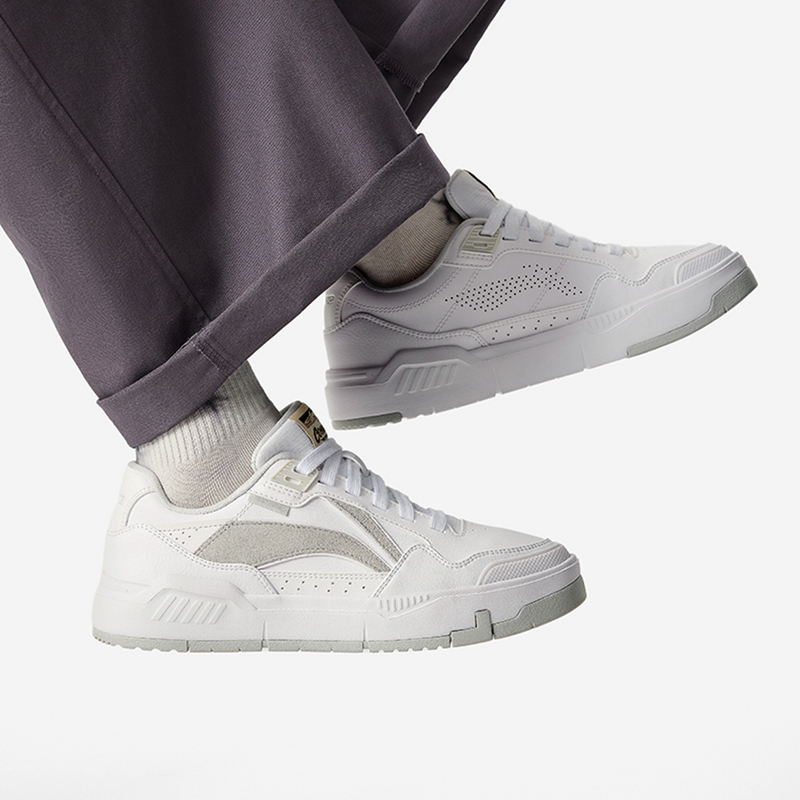 李宁休闲鞋女冬COMMON 80S时尚系列低帮防滑耐磨板鞋AGCU158-B品