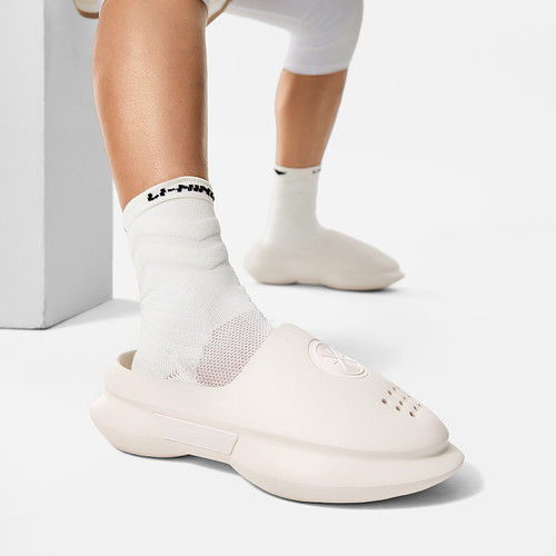 李宁韦德系列男子篮球场下拖鞋缓震回弹轻便舒适拖鞋ABTU003-B品