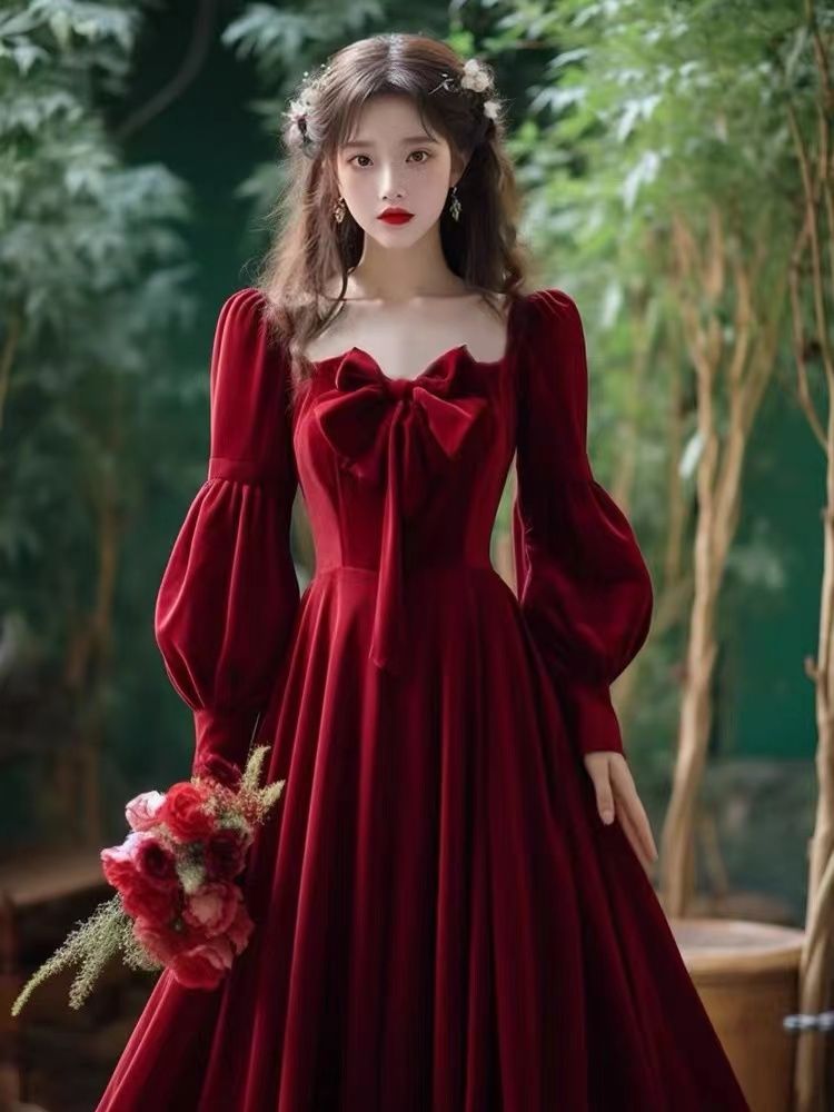 法式在逃公主圣诞新年蝴蝶结生日礼服女宴会气质红色丝绒连衣裙女