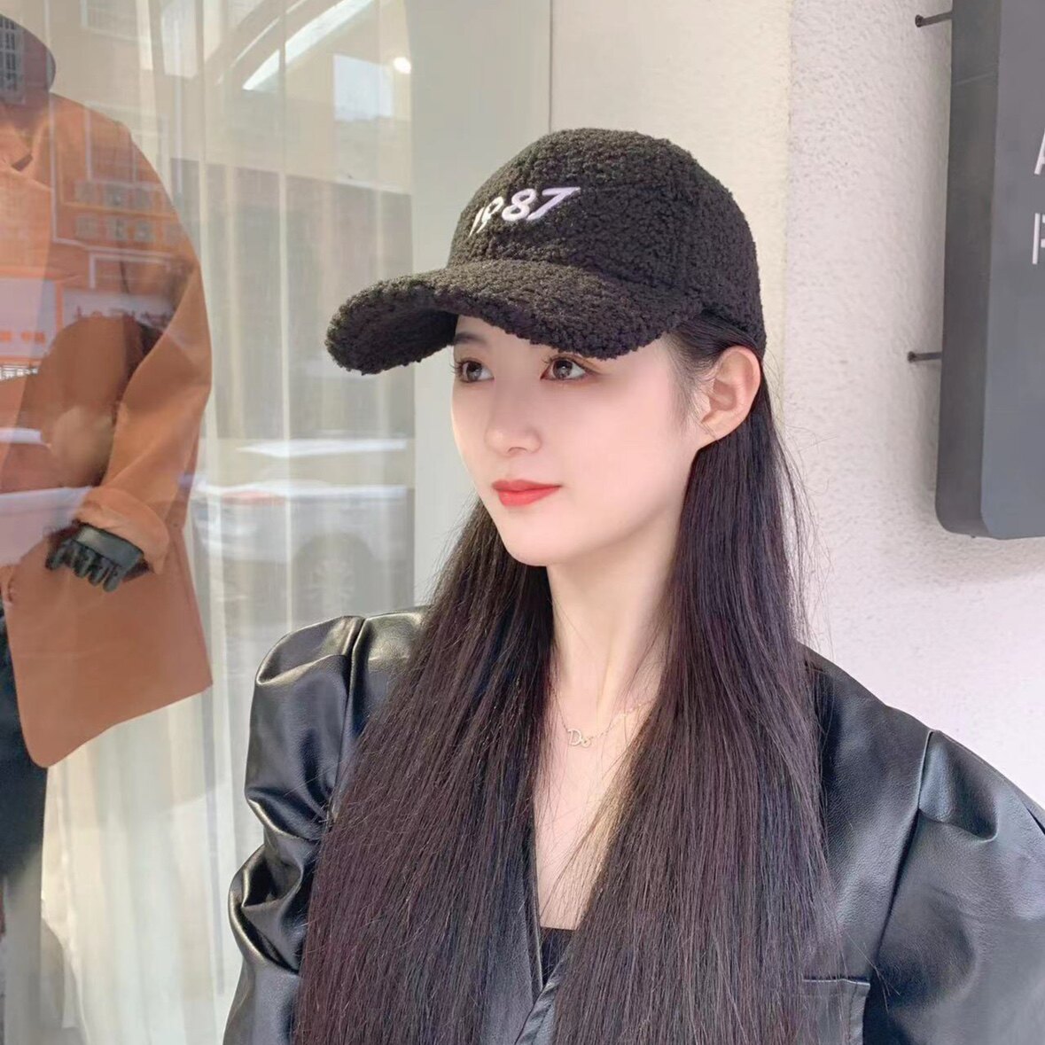 新款羊羔毛帽子女士秋冬季时尚百搭毛绒鸭舌帽加厚保暖棉帽棒球帽