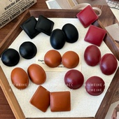 浓墨重彩 深色哑光质感仿皮革几何方圆扣耳钉港风耳环 适合秋冬