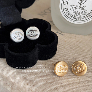 奶乖欸 老钱风截断交叉线条小香风拉丝圆豆豆耳钉高级轻奢耳饰品