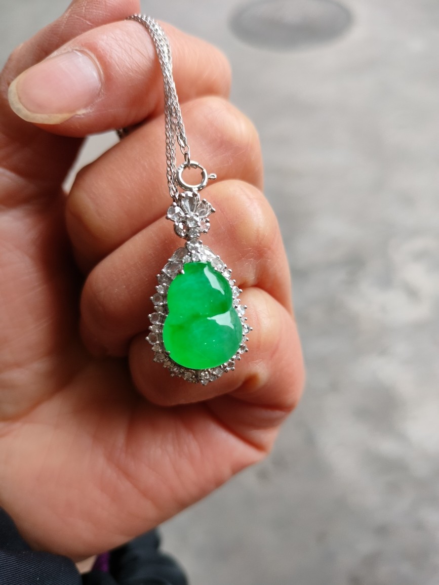 缅甸老坑a阳绿翡翠冰种葫芦18k配钻镶嵌 正品送权威证书10r