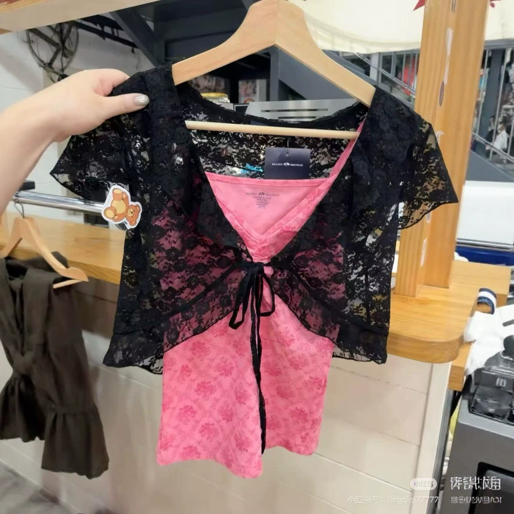 小海鸥甜美黑色蕾丝罩衫