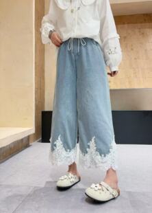 女装 胖妹妹韩系甜美蕾丝拼接牛仔裤 大码 200斤直筒阔腿裤 女春季