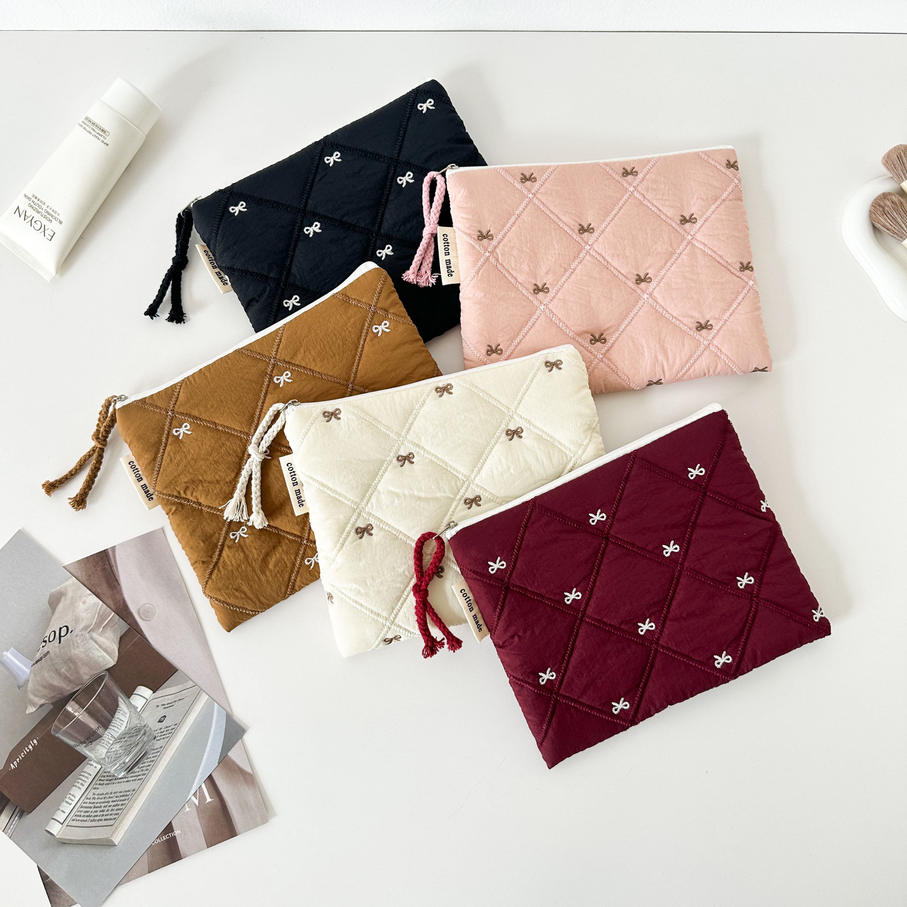 绗缝刺绣蝴蝶结化妆包便携外出随身零钱包文具袋大容量多功能笔袋