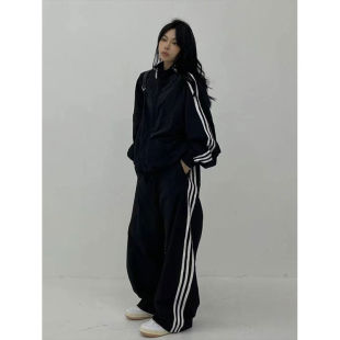 韩版美式条纹运动裤2025秋冬女款大码显瘦保暖高腰阔腿裤百搭通勤