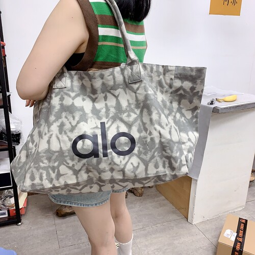 alo 大拎包瑜伽健身包 帆布包 大号购物袋 现货