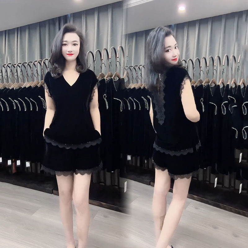 时尚蕾丝拼接美背镂空丝绒套装女2026早秋新款小衫短裤显瘦两件套