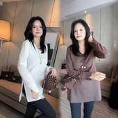 2025秋季 新款 修身 简约休闲侧开叉纯色圆领打底衫 显瘦中长款 T恤女