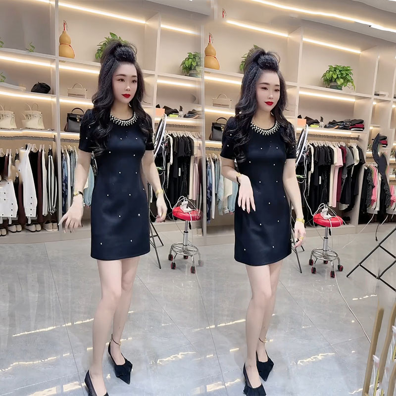 小香风收腰圆领重工镶钻连衣裙女