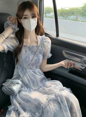 2025新款法式茶歇泡泡袖碎花连衣裙女夏季甜美气质高级感收腰修身