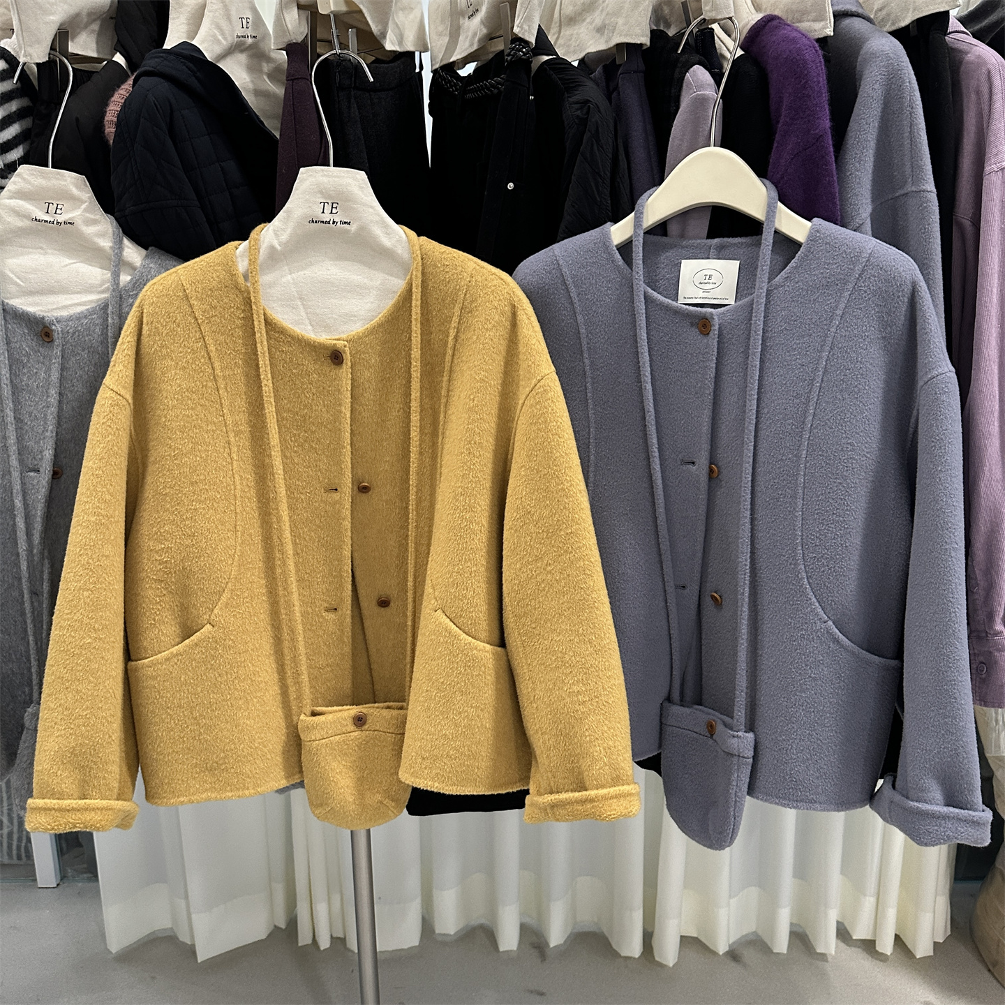 老钱风简约羊绒短外套配包包冬