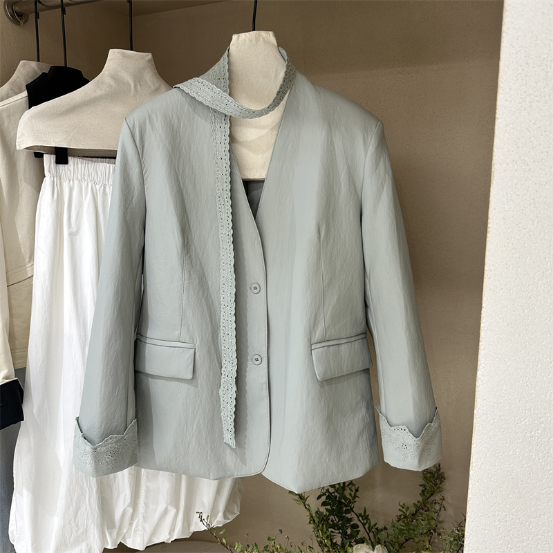 蕾丝飘带V领西装蓝色皮衣