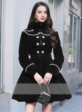 冬季新款女装丝绒宫廷风珍珠甜美短款羽绒服90白鸭绒