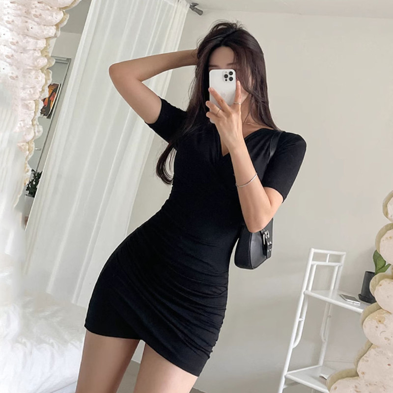 气质短袖连衣裙薄款女装2026新款夏季修身性感包臀褶皱辣妹连身裙
