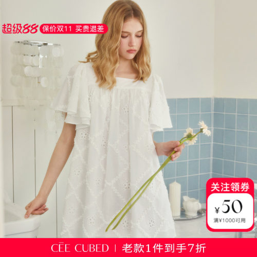 ELLIGIOI白色菱形格刺绣镂空花朵连衣裙飞袖直筒小白裙女夏季新款