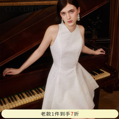 CEECUBED烫钻阔型A摆背心连衣裙