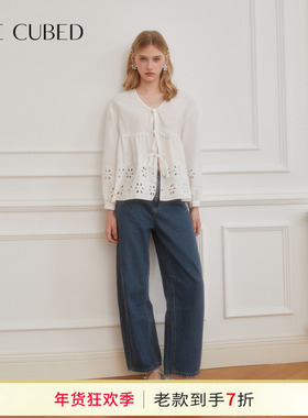 ELLIGIOI白色镂空花朵刺绣系带衬衫普兰色牛仔裤女2025秋季新款