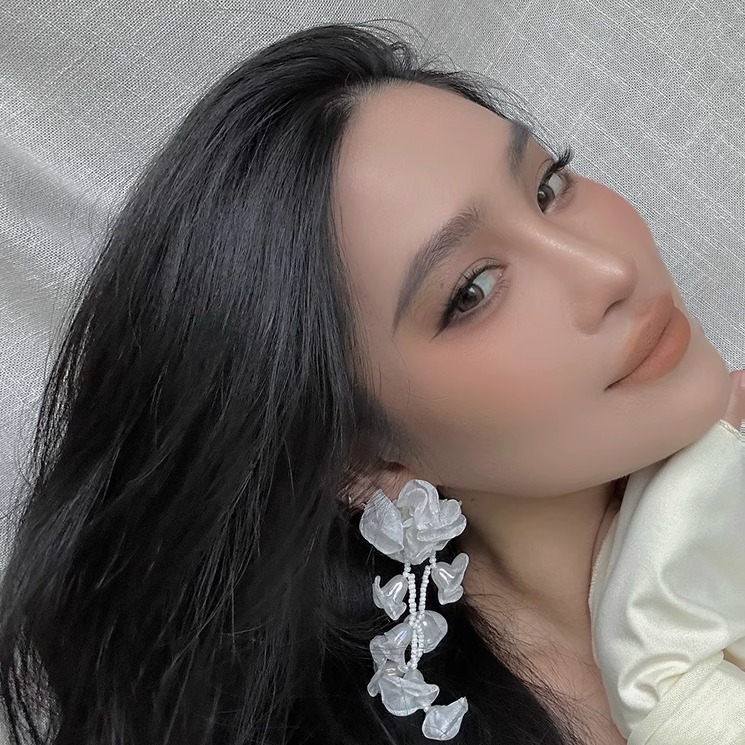 AIYALIU2025甜美仙女氛围感白色气质花纱串珠长款流苏度假耳环