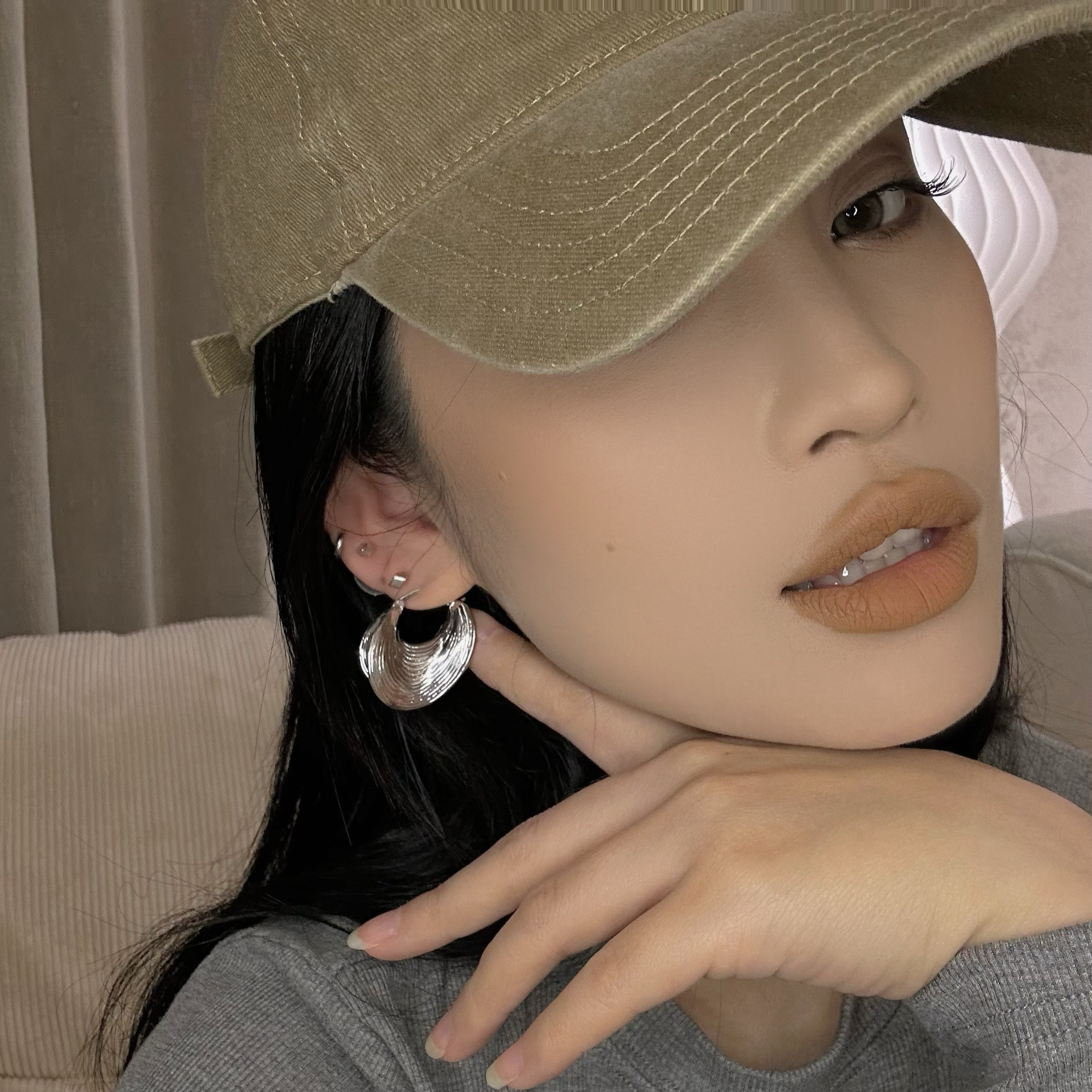 AIYALIU不规则银色拉丝螺旋纹理条纹冷淡风大耳环