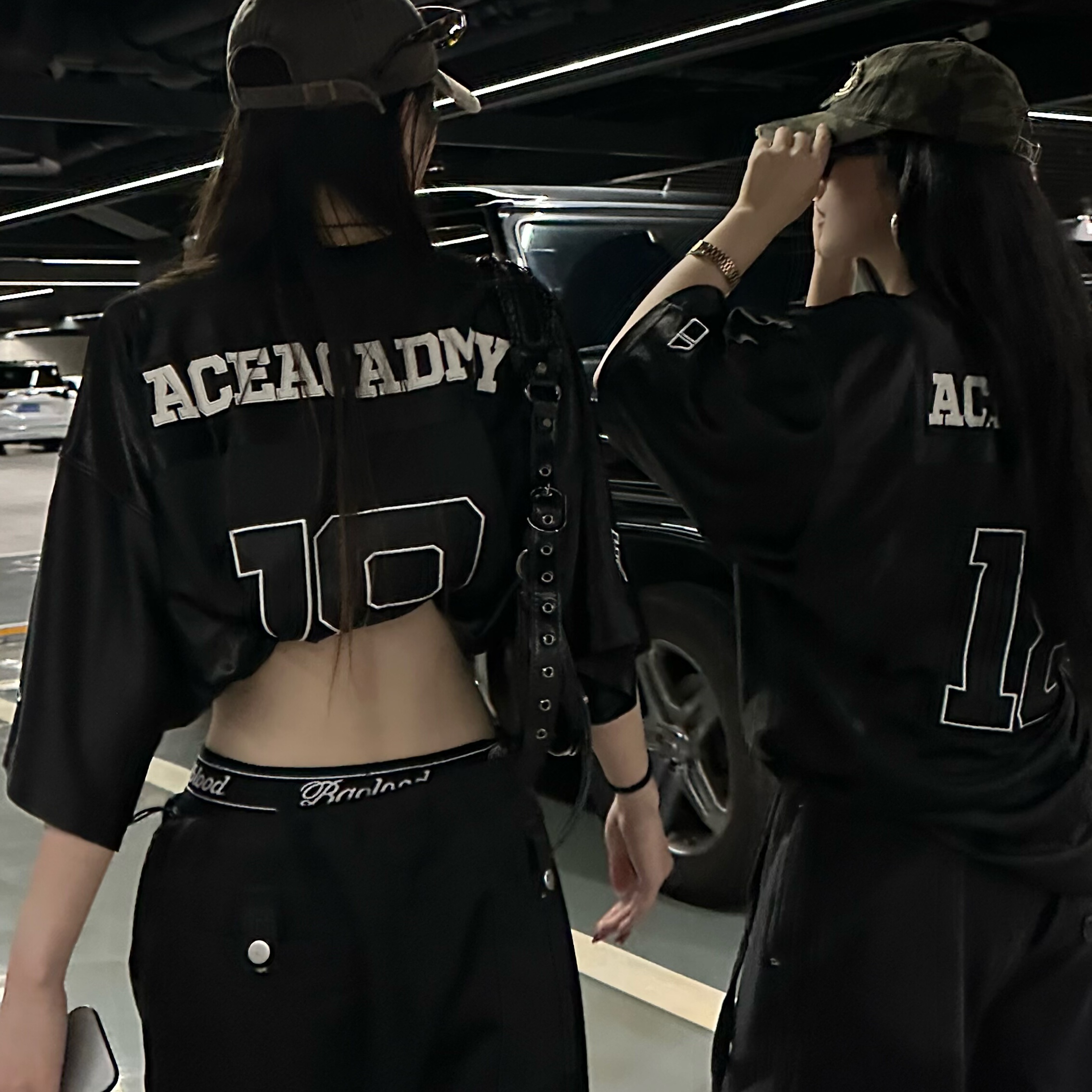 AIYALIU美式复古v领字母刺绣印花宽松运动中性休闲上衣