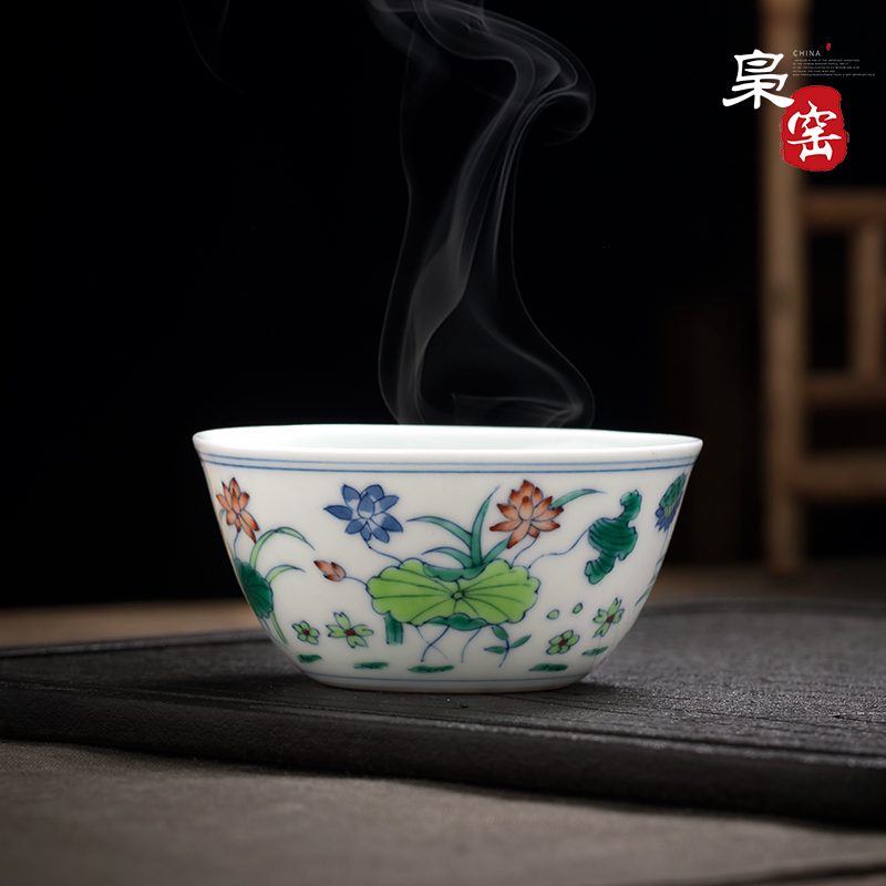 枭窑手工手绘荷塘杯斗彩仿古