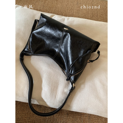 南风Chio2nd松弛黑皮hobo流浪包