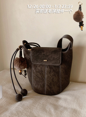 南风Chio2nd 南瓜包水桶包包女2025新款冬季百搭通勤单肩斜挎小包