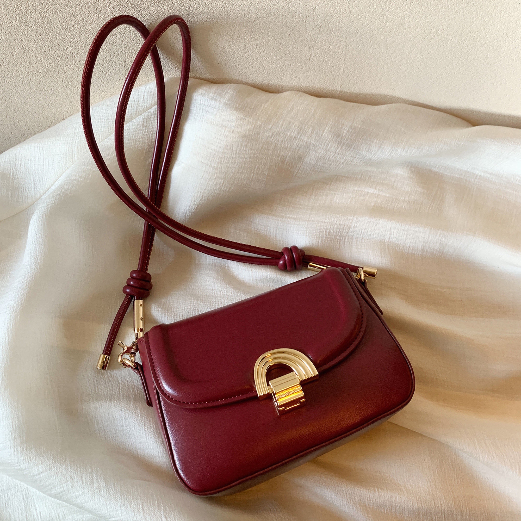 South wind Chio2nd red wine Mary Versatile Bag 2020 Popular Explosive money Wedding package One shoulder Inclined shoulder bagin the Leather/Lady bags/Men's bag, 女士包袋新, 小方包 category - from Buy2taobao.com to provide professional Taobao agent buy service