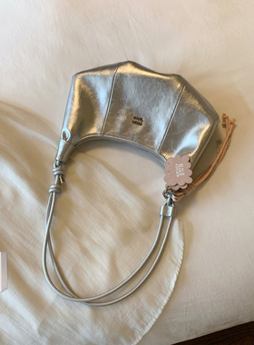 南风Chio2nd 星夜银色腋下包2026独特超好看包包女单肩斜挎月牙包