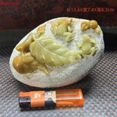 鸡血四川绿观赏石XK1282手工老青田封门金玉冻俏雕蛙趣石雕小摆件