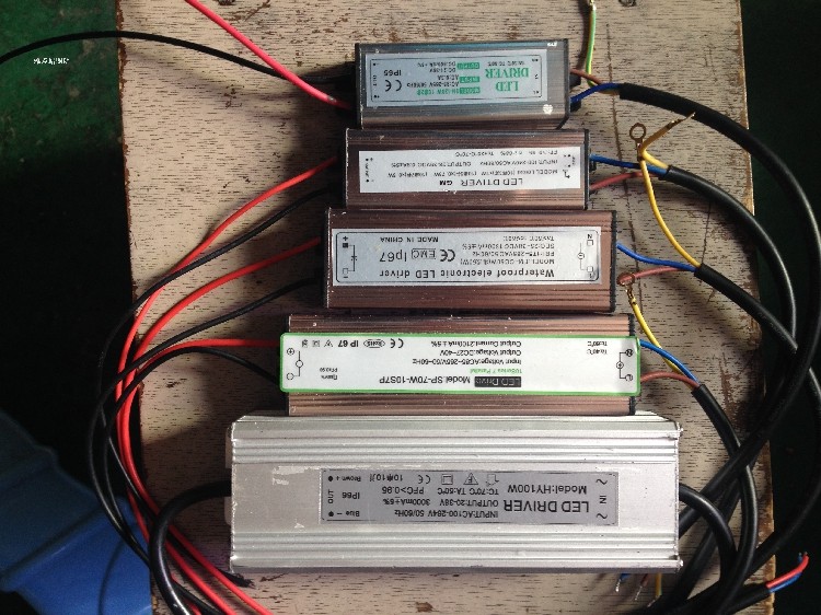 LED投光灯驱动电源 20W30W50W100WLED路灯防水电源集成灯珠镇流器