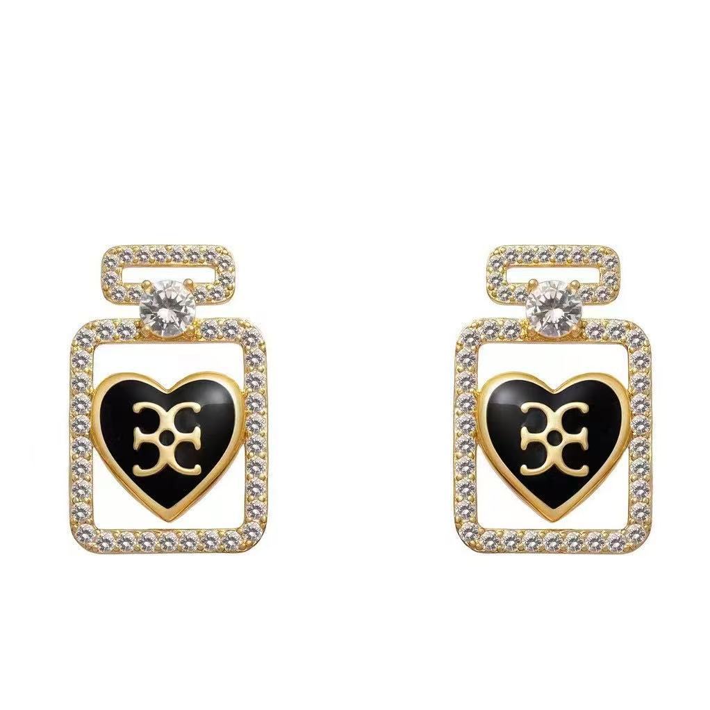 字母双C耳环香奶奶耳饰高级感