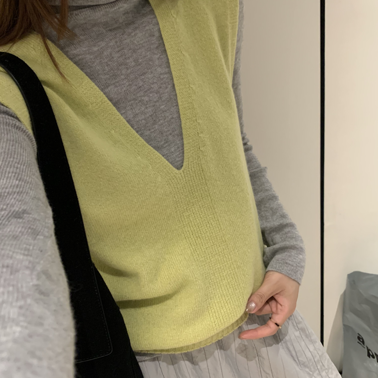 LILI杭州濮院100%羊毛马卡龙色多巴胺轻薄百搭保暖针织叠穿马甲女