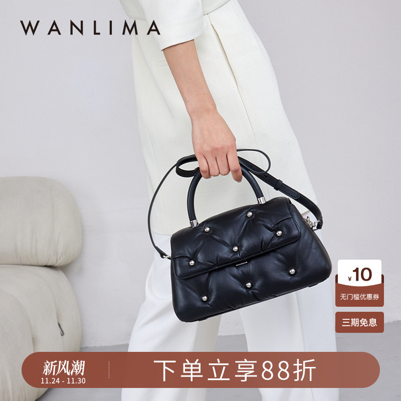 万里马新款铆钉软羊皮羽绒包绗缝菱格女包手提单肩斜跨质感小方包